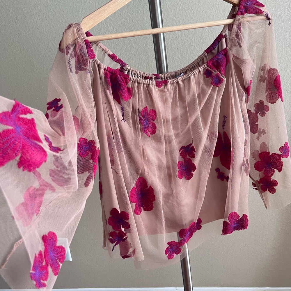 Tobi Top S Petites Off the Shoulder Boho Summer Cropped Floral Sheer Lightweight